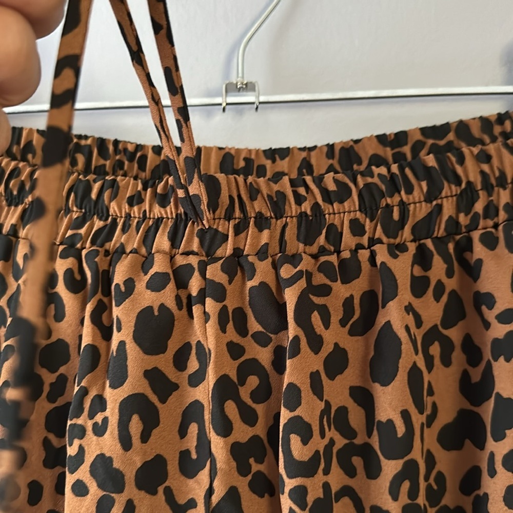 Cheetah print shorts with frilly bottom - Picture 3 of 5